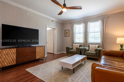 533 NE 3rd Ave #306 1