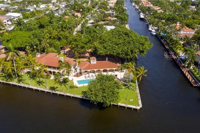 1000 Riviera Dr 1