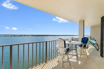 130 Lakeshore Drive #923 1