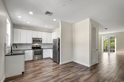 2502 N Dixie Highway #36 1