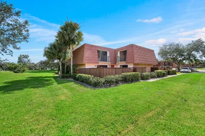 2904 SW Sunset Trace Circle