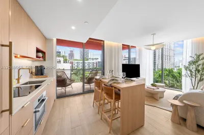 90 NE 32nd St #501 1