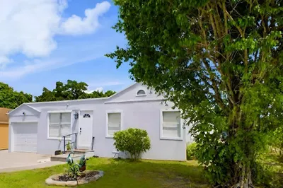 801 Hampton Road 1