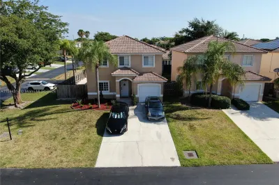 8795 SW 214th Ter 1
