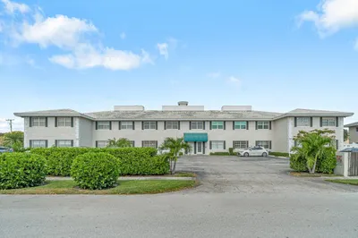 299 SW 7th Street #2060 1