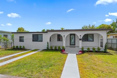 301 SW 55th Ave 1