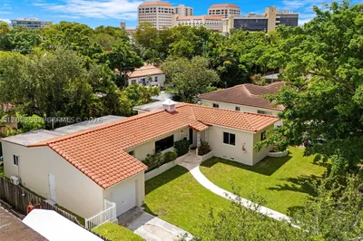 535 SW 39th Ave 1