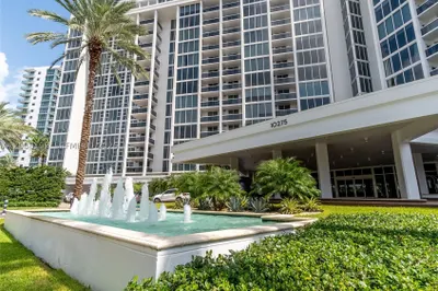 10275 Collins Ave #720 1
