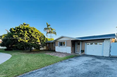 8884 SW 196th Ter 1