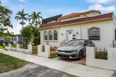 5629 SW 7 St 1