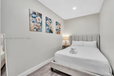 10002 E Bay Harbor Dr #7 1