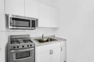 250 NE 77th St #7635 1