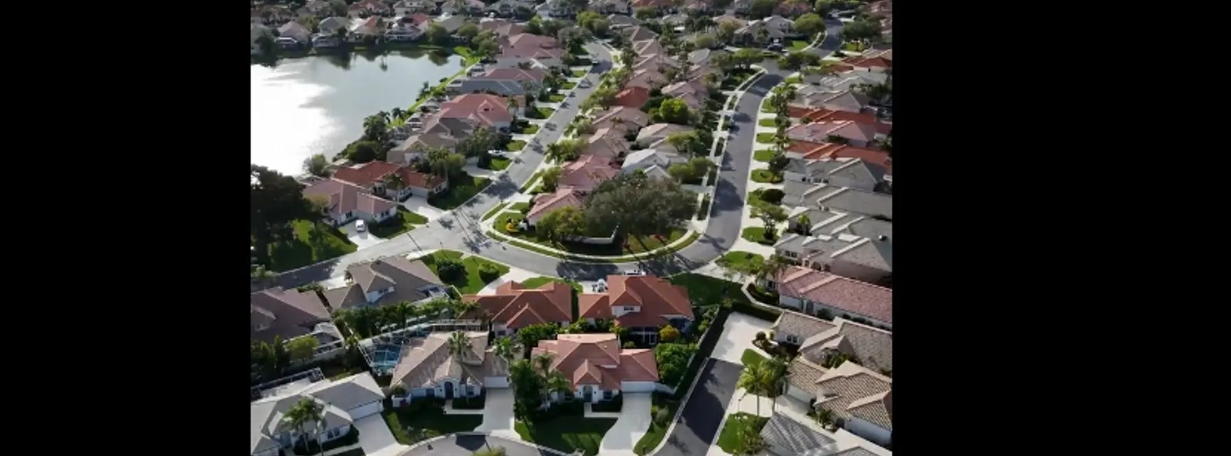 Elegantly Updated Eagleton Lakes Home at PGA National