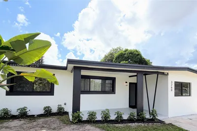3260 NW 4th St 1