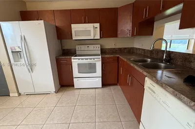 8011 Southgate Blvd #L1 1