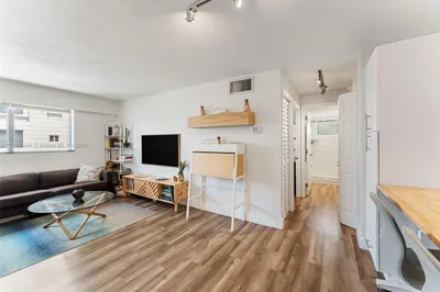 1614 West Ave #506 1