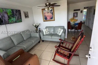 7101 SW 89th Ct #305 1
