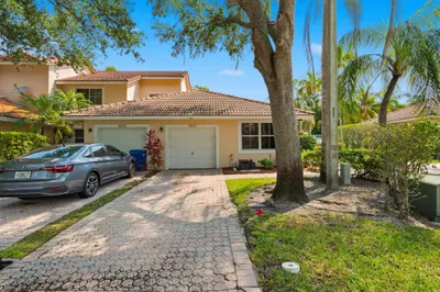 8417 NW 40th Court 1