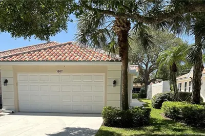 1607 SW Shady Lake Terrace 1