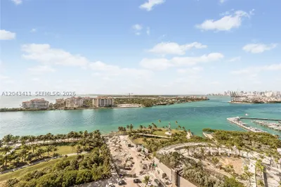 300 S Pointe Dr #2103 1