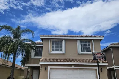 7907 N Silverado Cir 1