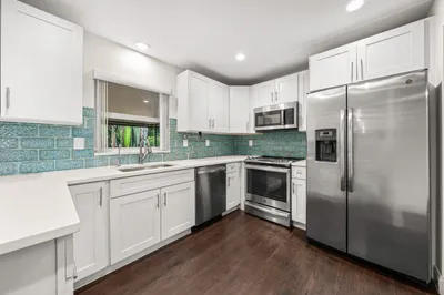 638 SW 4th Avenue 1