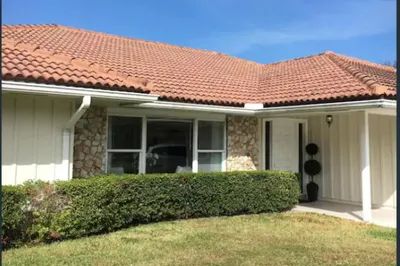 5 Bentwood Road 1
