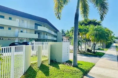 18901 NE 14th Ave #101 1