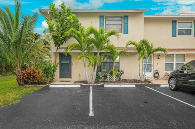 60 SW Blackburn Terrace #9 1