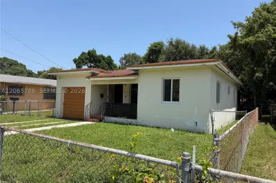 5525 NW 5th Ct 1
