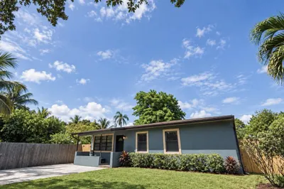 1142 Chateau Park Drive 1