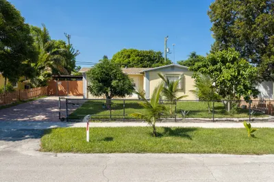 171 NE 28th Court 1