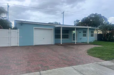 2510 NE 9th Ave 1