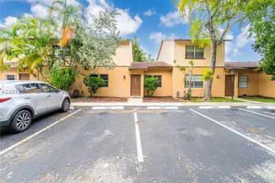7045 W Sunrise Blvd #7045 1