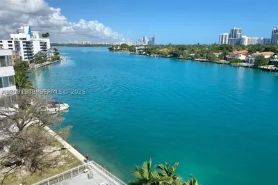 9821 E Bay Harbor Dr #703 1