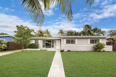 1060 SW 49th Ter 1
