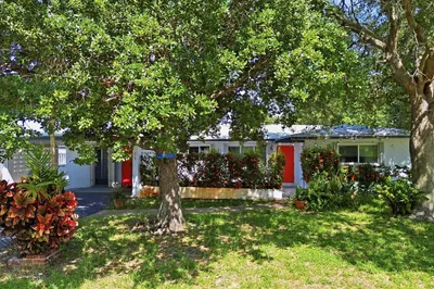 370 SW 13th Street 1