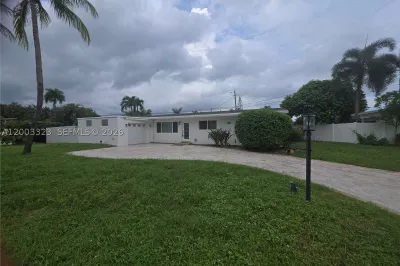 31 NE 27th Dr 1