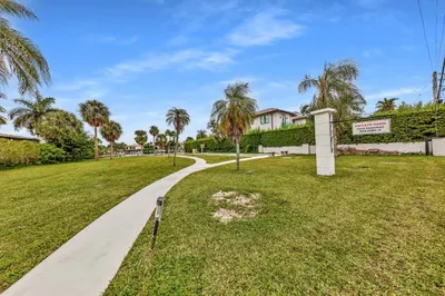 580 Egret Drive #121 1