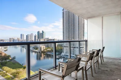 2602 E Hallandale Beach Blvd #R1806 1