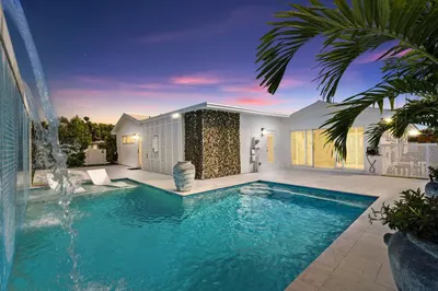 Pool/Backyard