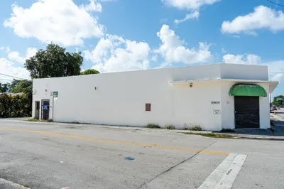 102 NW 22nd Avenue 1