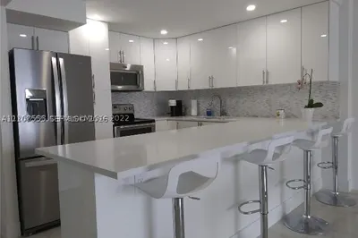 5701 Collins Ave #1507 1