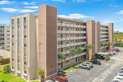500 NE 12th Ave #407 1