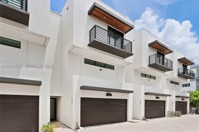 1054 N Victoria Park Rd 1