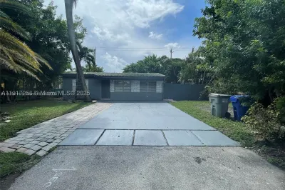 1472 NE 25th Ct 1