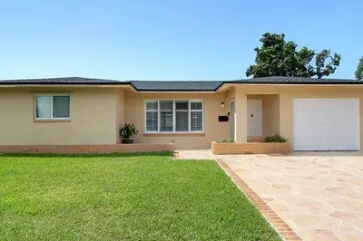 5607 NW 49th Ave 1