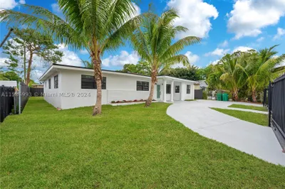 1166 NW 113th Ter 1