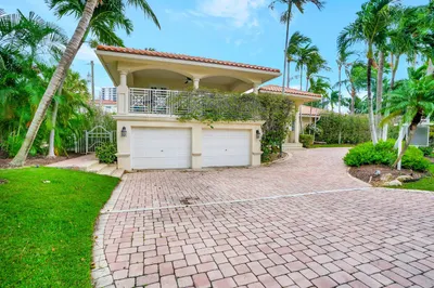 290 E Fern Drive 1