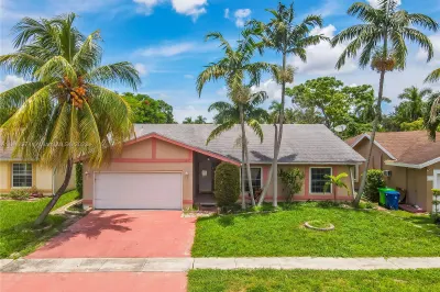 8421 NW 34th Mnr 1